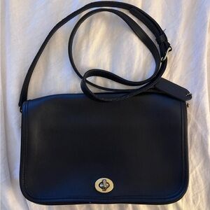 Vintage Coach 9755 Pocket Purse - Black